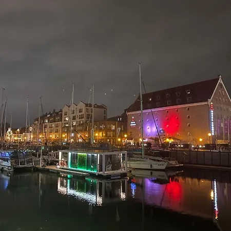 Gold Waterhouse Old Town - Houseboat Apartment